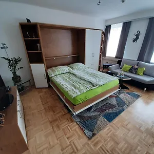 City Apartmentstudio Mit Tiefgarage Apartman